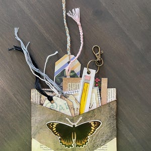 Handmade Junk Journal Ephemera Folio for Smashbooks & Scrapbooking - 10 Piece Envelope Inserts, Bookmarks, Tags, and More