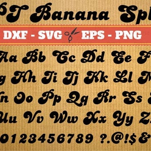 Op de afbeelding: Een digitaal ontwerp met de tekst "PT Banana Split" in een retro lettertype. Het ontwerp bevat het alfabet, cijfers en symbolen in een vet, zwart, afgerond lettertype op een bruine achtergrond.
