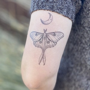 Luna Moth Temporary Tattoo, Black Line Tattoo, Winged Insect, Bug Tattoo, Symmetrical Tattoo, Stocking Stuffer