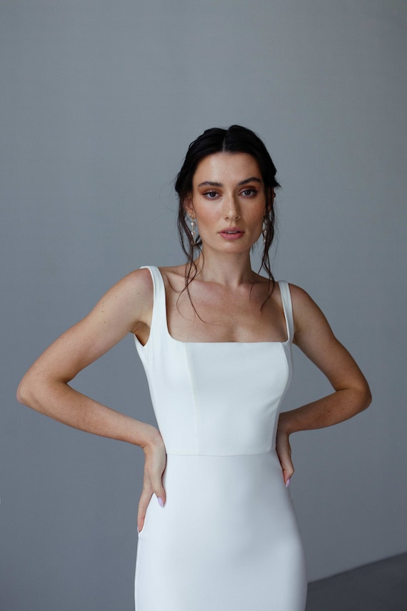 The 21 Best Square Neckline Wedding Dresses for an Elevated, Minimalist Look