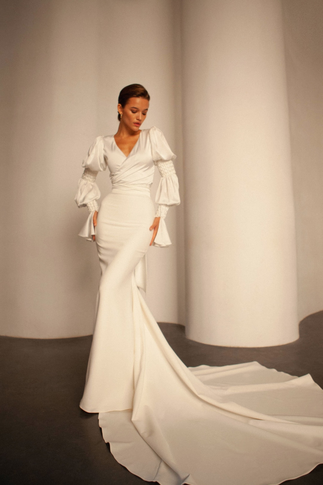Moderno vestido de novia de dos piezas Satin Crepe vestido de - Etsy España Moderno vestido de novia de dos piezas Satin Crepe vestido de - Etsy España
