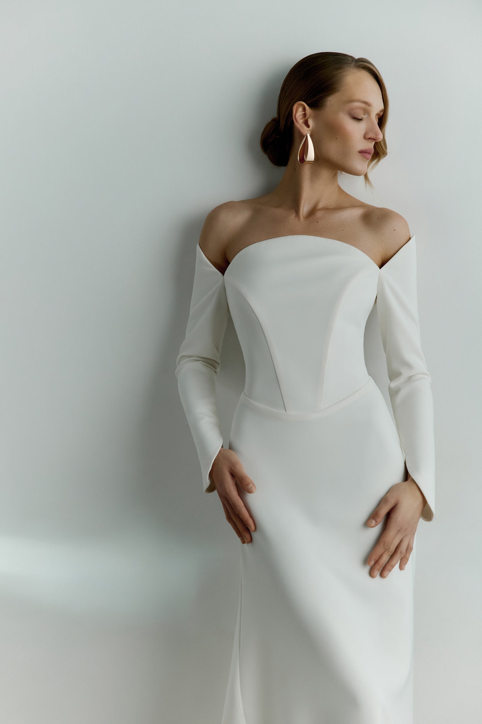 Minimalist Crepe with Off-the-Shoulder Sleeves