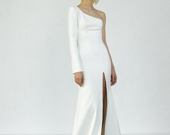 Une robe de mariée épaule Asymétrique minimaliste robe de mariée crêpe moderne robe à manches longues minimal une robe de mariée épaule DAPHNE