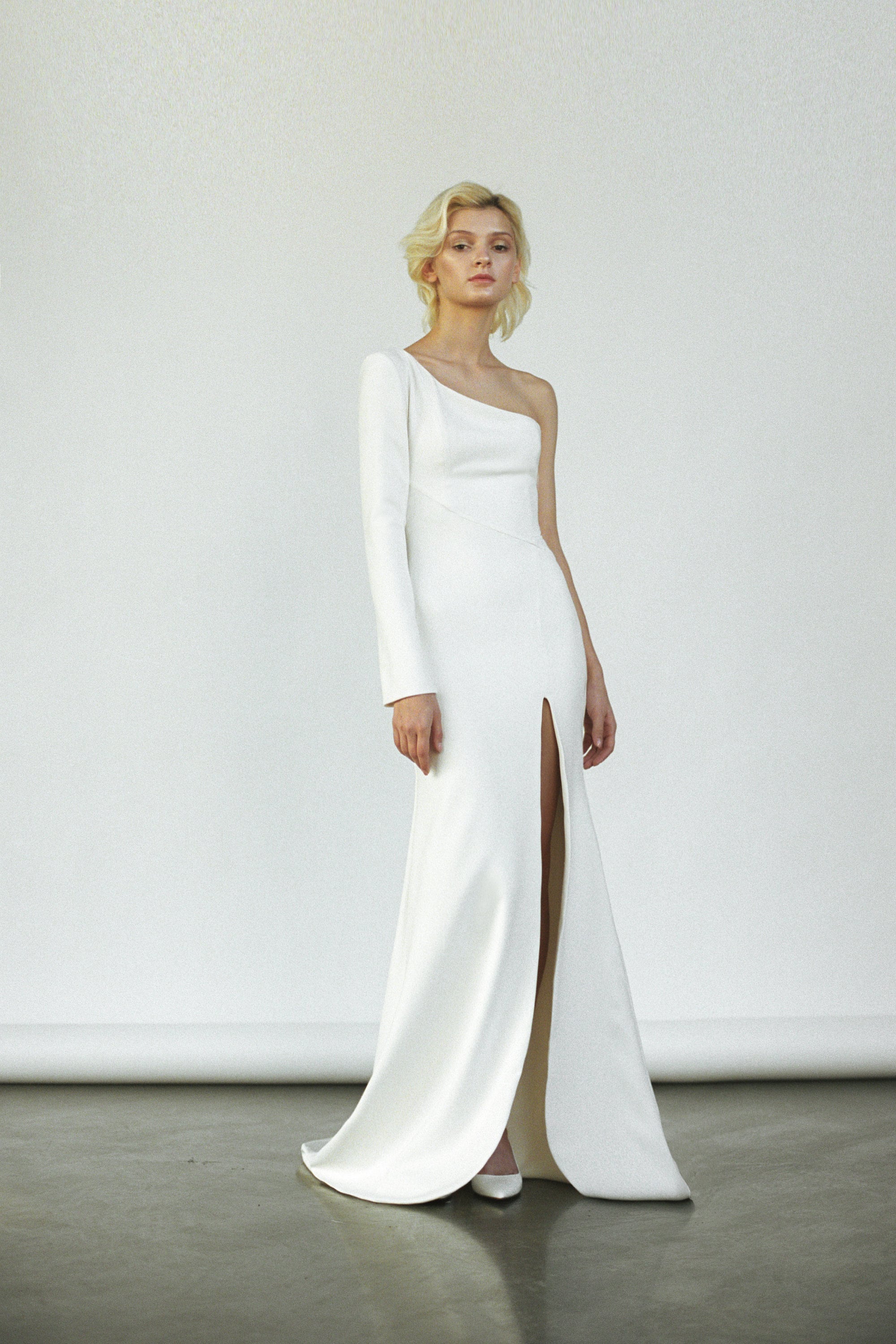 One Shoulder Wedding Dress Asymmetric Minimalist Crepe Wedding Dress Modern  Long Sleeve Slit Dress Minimal One Shoulder Bridal Gown DAPHNE -  Canada