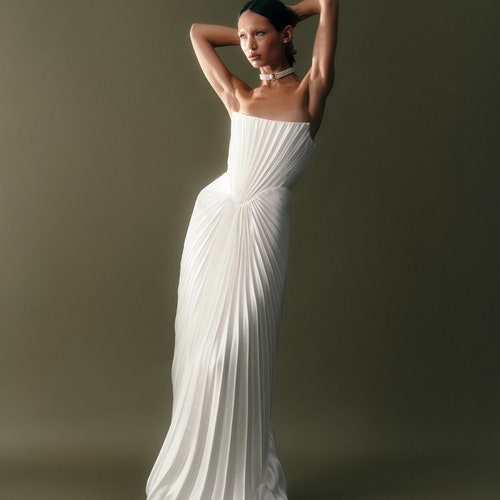 Strapless basque waist wedding dress Pleated satin corset wedding dress Minimalist sheath bridal gown Modern column bridal dress KIANA