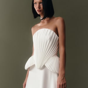 Basque waist bridal corset Strapless satin wedding corset Unique hand-draped seashell pleated corset for bride Separate bridal top NEPTUNE