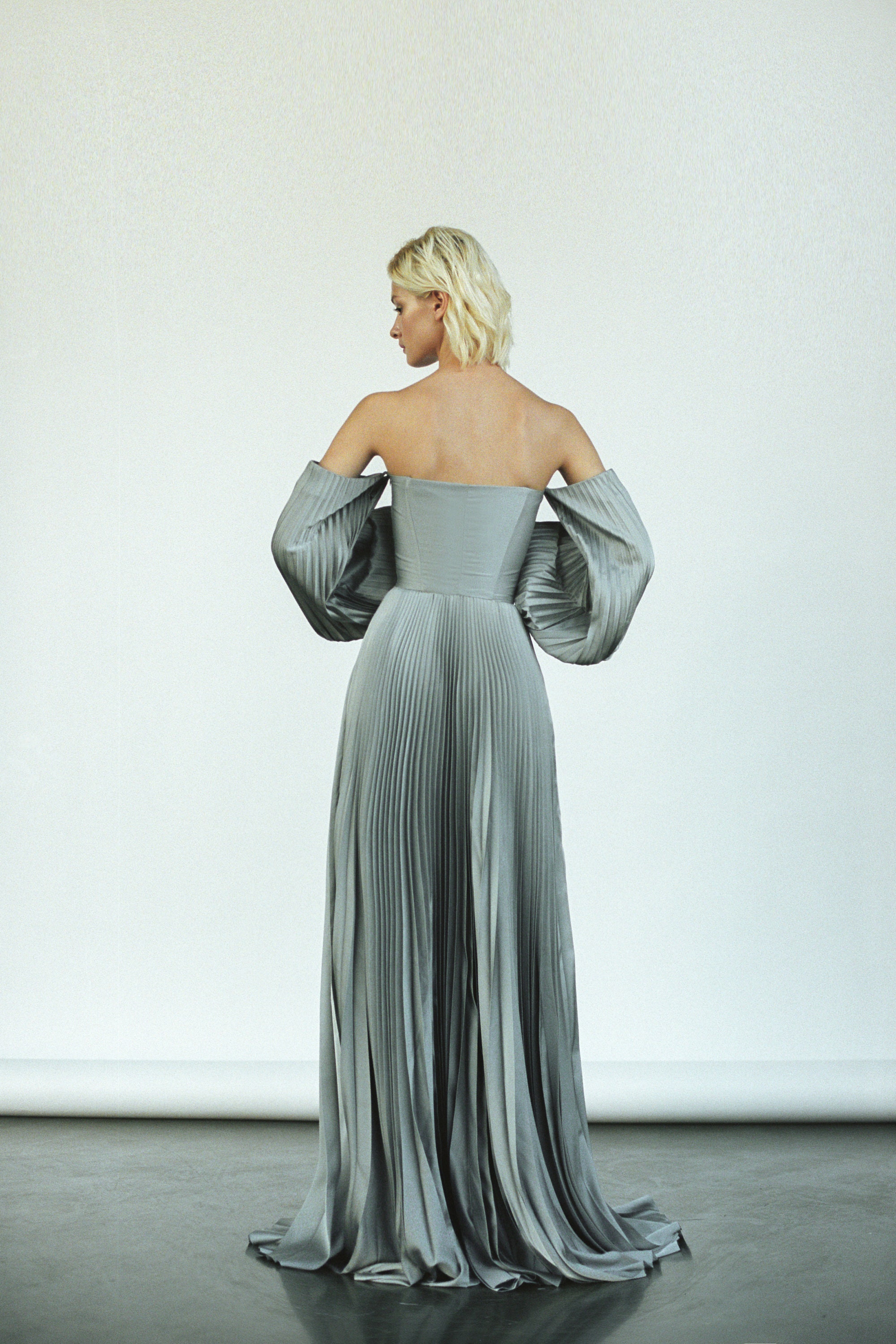 theredthread】S oval pleats dress theredthread S oval pleats dress