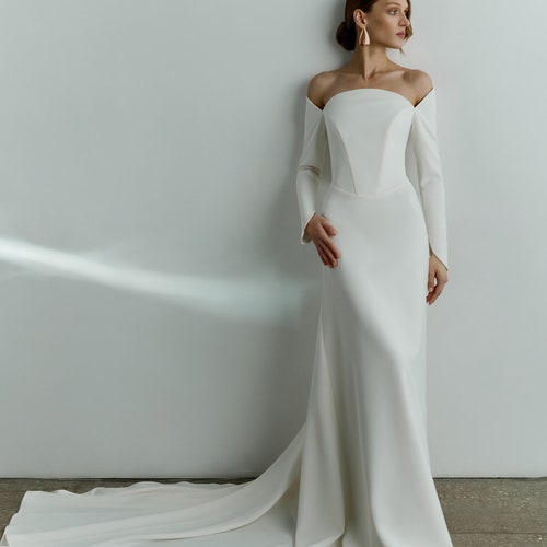 drop waist fit and flare wedding dress 3D Floral And Beads Fit-And-Flare Wedding Dress With Detachable Oversk –  Ludyne Yuceed