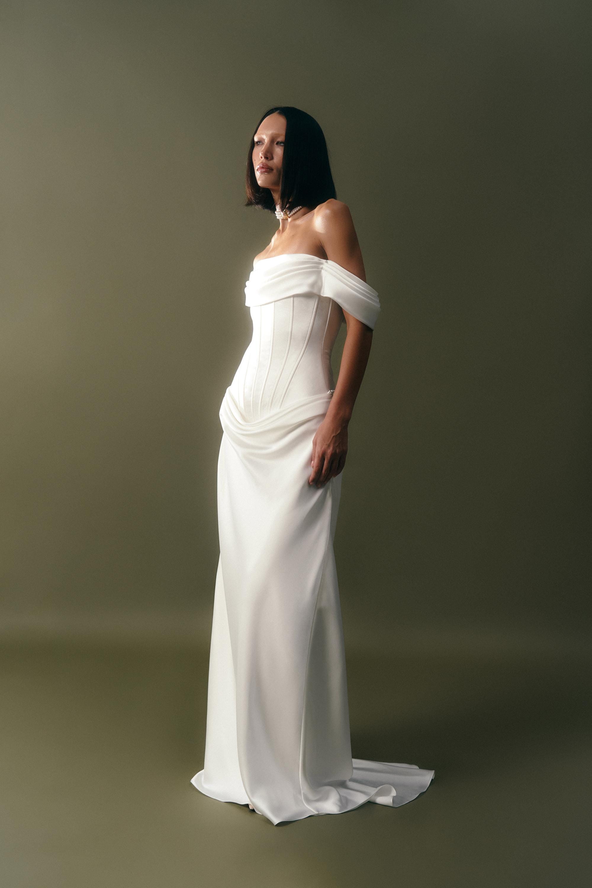 メゾンセロン　off shoulder drape dress KNITTED OFF-THE-SHOULDER DRESS WITH DRAPE OPEN BACK DETAIL