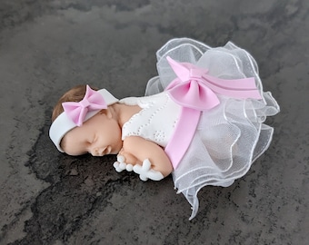 bébé miniature fille Paola avec son tutu et son chapelet