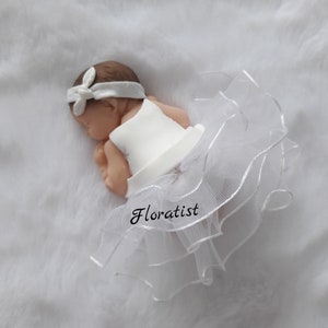 SEVERAL MODELS Baby girl with miniature white tutu fabric dress in fimo to personalize for baptism, birthday, birth bandeau noué blanc