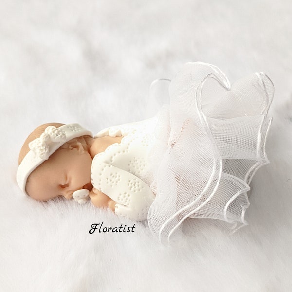 PLUSEURS MODELES Bébé fille Eléna avec robe blanche baptême miniature en fimo à personnaliser  pour baptême, anniversaire, naisance