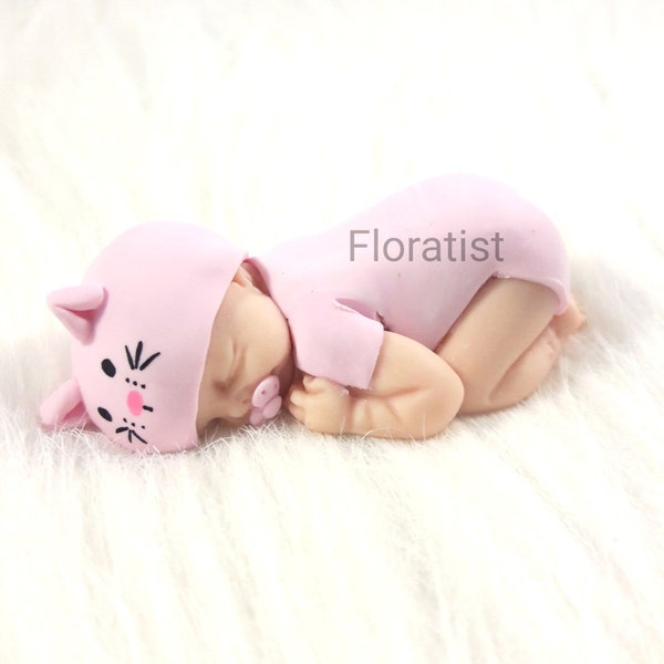 PLUSIEURS MODELES Bébé chat en fimo à personnaliser  pour baptême, anniversaire, naissance