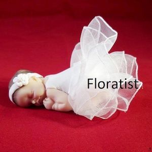 SEVERAL MODELS Baby girl with miniature white tutu fabric dress in fimo to personalize for baptism, birthday, birth fleur blanche