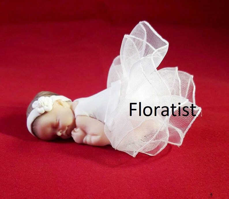 SEVERAL MODELS Baby girl with miniature white tutu fabric dress in fimo to personalize for baptism, birthday, birth fleur blanche