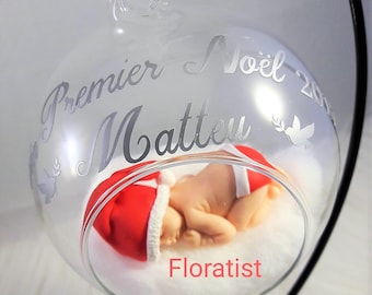 boule en verre avec bébé  couche et bonnet de Noël miniature mon premier Noël à personnaliser