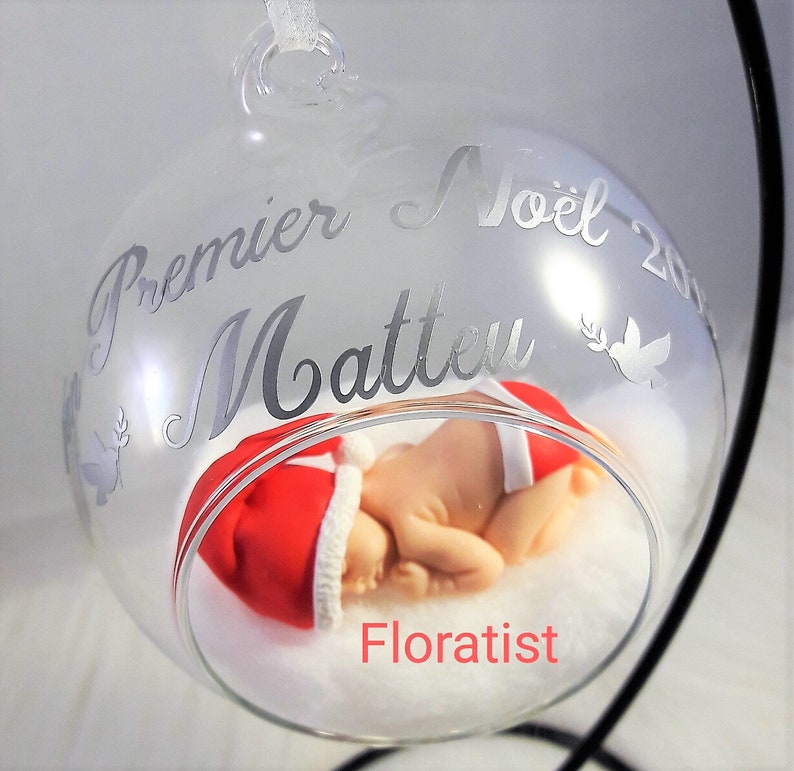 glass ball with baby diaper and miniature Christmas hat my first Christmas to personalize boule verre 10 cm