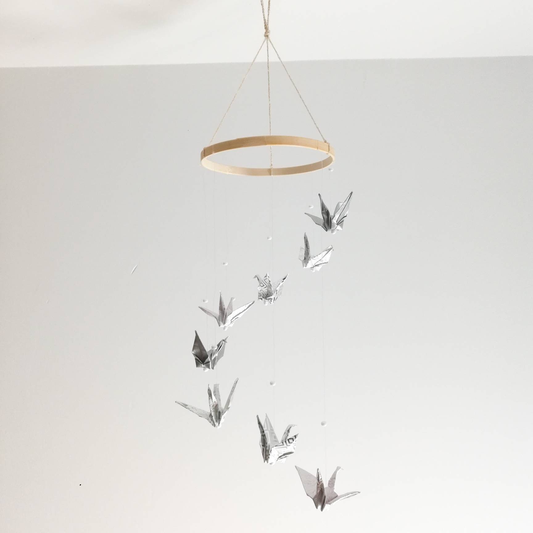 Mobile Origami Grues Blanc, Irisé et Argent, Mobile Bébé Mixte, Cérémonie
