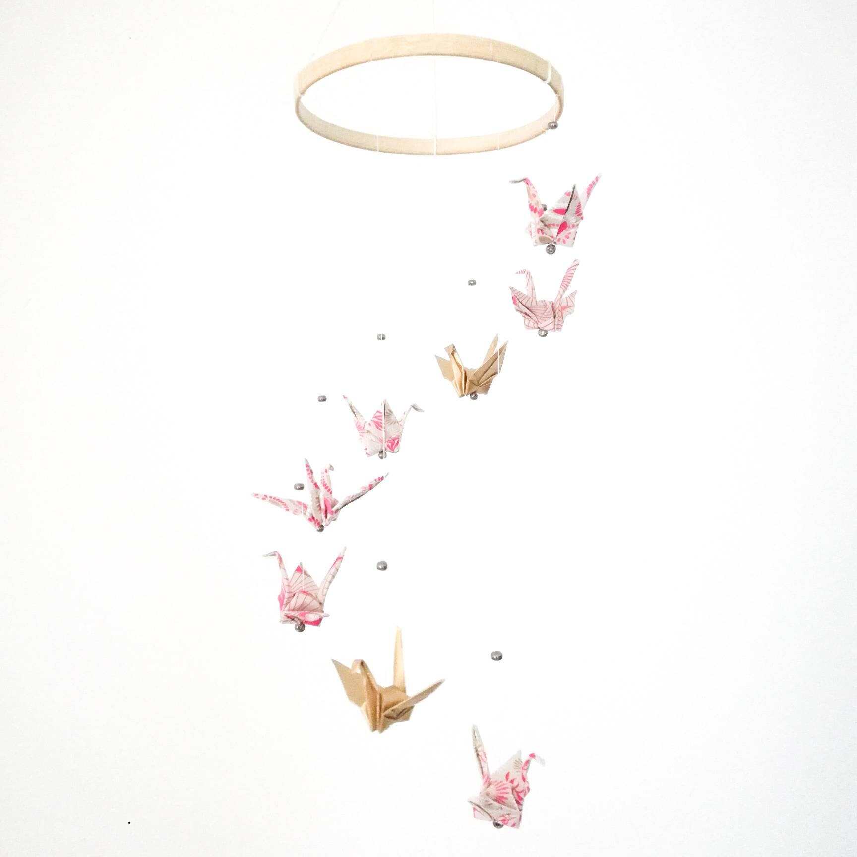 Mobile Origami Grues Rose Fuschia, Gris et Doré ; Mobile Bébé Fille