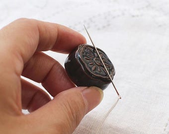 Supporto per aghi in ceramica giapponese Cohana Awaji – Strumento per cucire in ceramica giapponese per tenere gli aghi nel sashiko e nel cucito a mano
