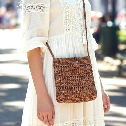 MISAKO Xistu petit sac à bandoulière effet raphia avec | WhichOne