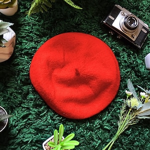 Vintage Red Beret | Best Fits Small Heads | Wool Beret | Vintage Wool Beret | Small Beret | 1960s Mod Beret | 60s Mod Hat | Vintage Wool Hat
