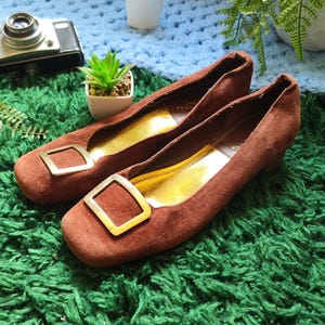 Size UK 5-5.5 | EU 38-38.5 | Brown Mod Shoes | Markon Suede Leather Court Shoes | Low Block Heel Court Shoes |