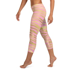 KiKi&#39;s Pink and Gold Womens Workout Yoga Comfortable Capri Leggings Custom Leggings Ladies Night Leggings Mom Leggings