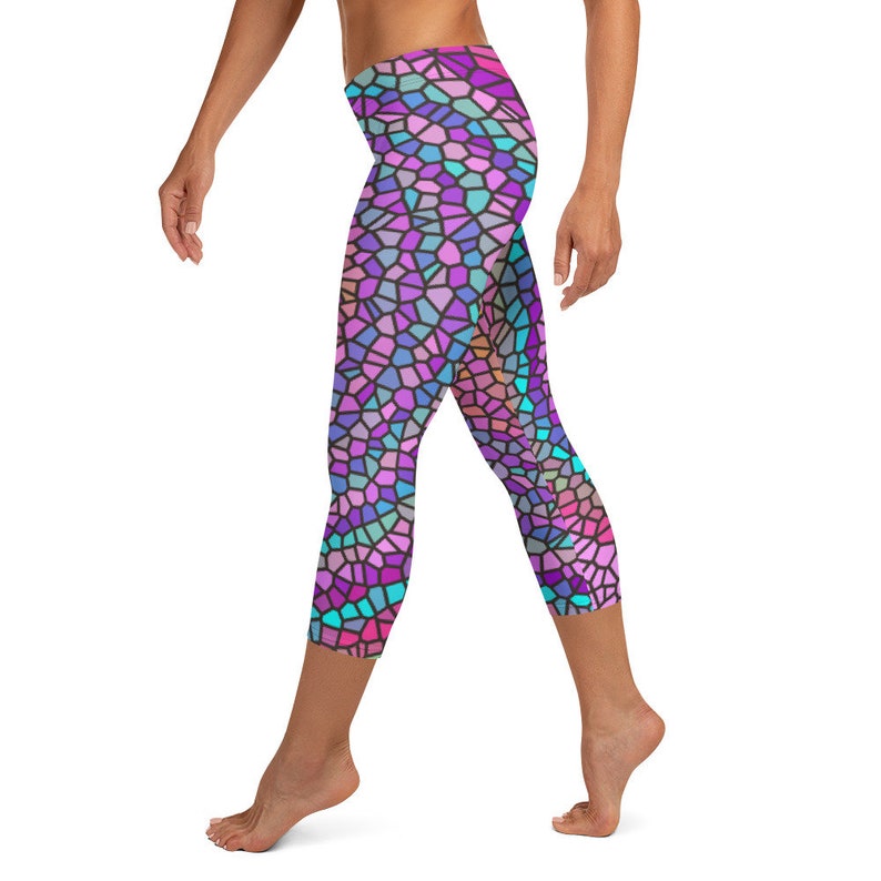 Champagne Glass Capri Leggings