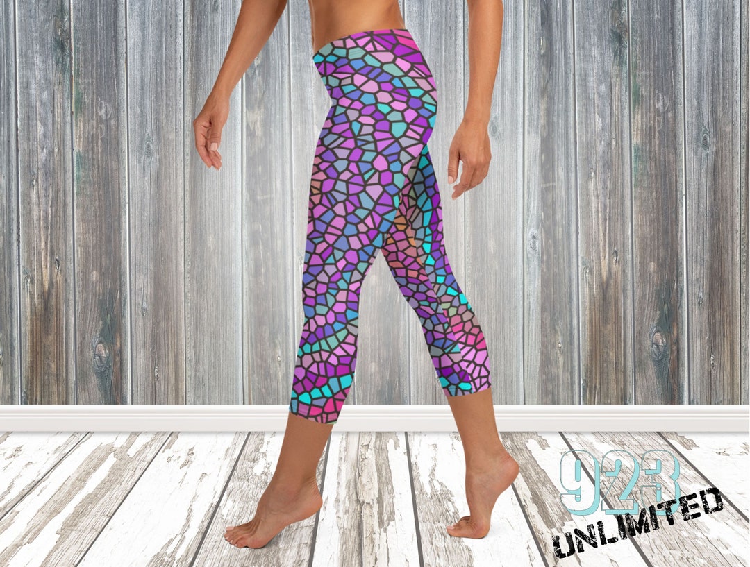 Champagne Glass Capri Leggings main image 1