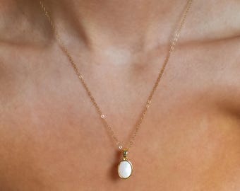 Oval Perlenkette, Beachy Kettenhalskette, Ocean Halskette, verstellbare und hypoallergene Halskette, Perlmuttkette, Geschenk für sie