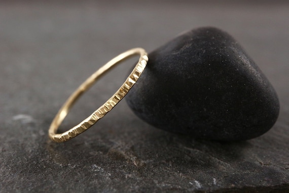 Plata esterlina 2mm Martillado//Con Textura De Apilamiento Anillos Tamaños H-Z Hecho a Mano en Reino Unido