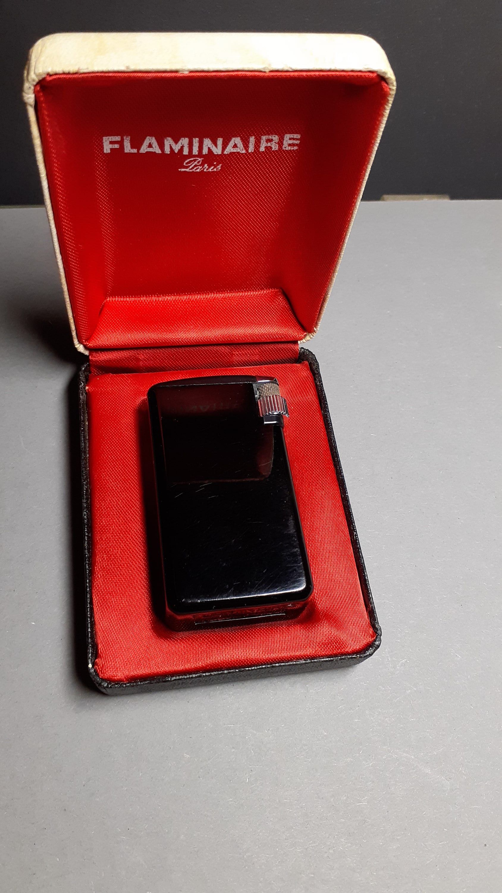 Functional FLAMINAIRE Paris gas lighter