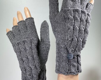 Handschuhe mit Kappe  für Damen im klassischen Zopfmuster