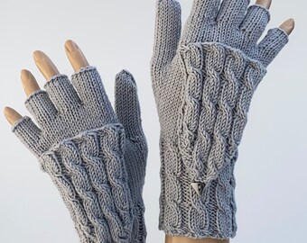 Gloves with a cap in a classic cable pattern and open fingers