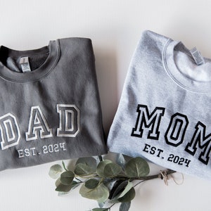 Custom Embroidered Daddy and Mommy sweatshirts, Pregnancy Announcement, Dad and Mom Sweatshirts, Daddy Mommy to be