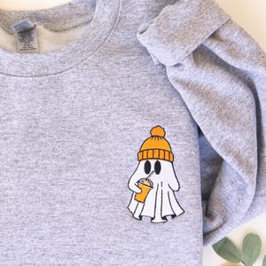 Sweat-shirt fantôme brodé, Sweat-shirt d'Halloween, Broderie d'Halloween fantôme, Sweat-shirt d'Halloween pour femme, Sweat-shirt d'automne brodé