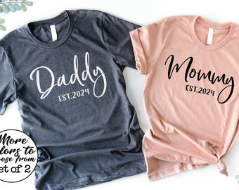 Mommy and Daddy Shirt Set, Pregnancy Announcement Shirts, Mom and Dad Shirts, New Dad Shirt,Pregnancy Reveal Shirt, New Mom Shirt