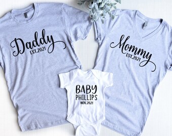 Pregnancy announcement Shirt, Pregnancy Announcement, Baby Announcement, Pregnant Shirt, Pregnancy Shirt, Mommy and Daddy Shirt, SET OF 3