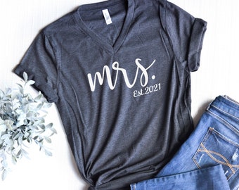 Mrs shirt, Bride gift, Honeymoon Shirt, Gift for bride, Engagement gift, Wife shirt, Future mrs,