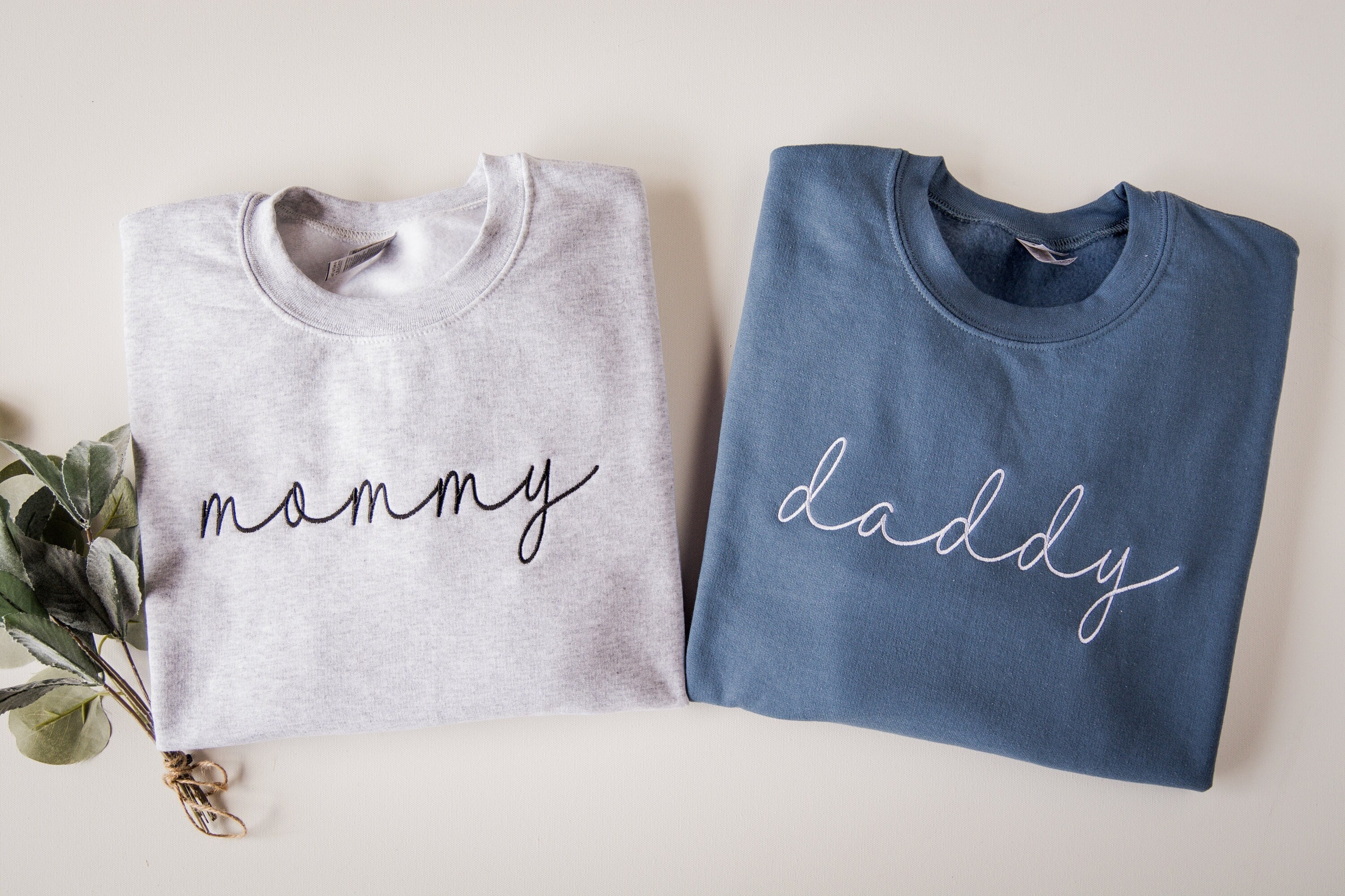 Custom Embroidered Mom and Dad Sweatshirt, Mama Embroidered Sweatshirt, Baby Announcement, Gift for New Mom and Dad, Daddy Mommy Sweatshirt