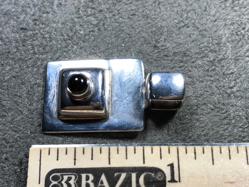 solid 925 silver stamped 925 Vintage 320257 silpada Sterling silver pendant with obsidian inlay