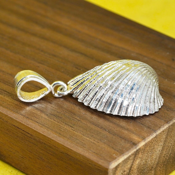 Vintage handmade sterling 925 silver shell pendan… - image 1