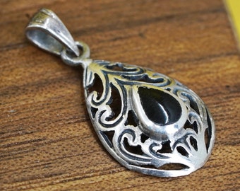 Vintage Sterling Silber handgefertigter Anhänger, 925 filigrane Tropfen mit Onyx, gestempelt 925