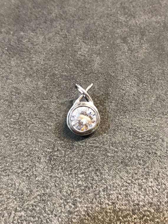 Vintage (320449) Sterling silver handmade pendant,