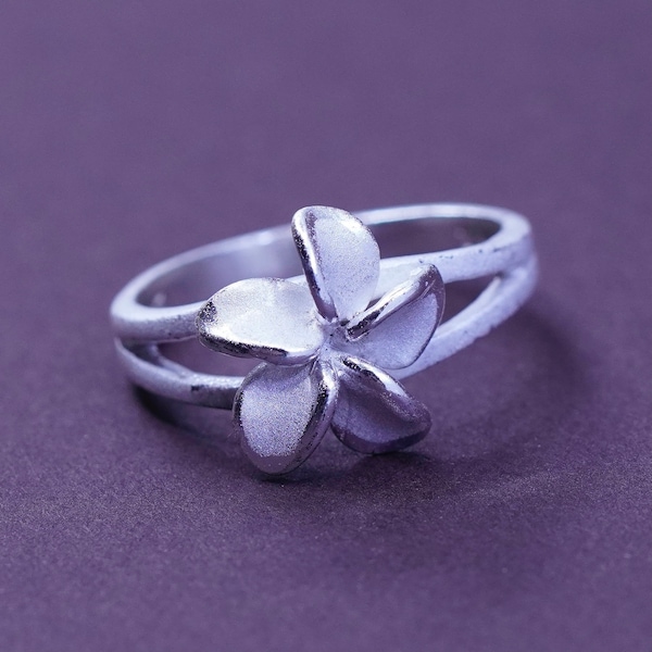 Size 4, vintage TMA Sterling 925 silver plumeria flower ring, stamped 925 TMA