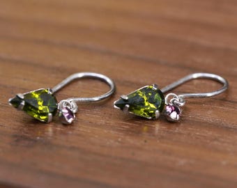 Vintage Sterling 925 silver handmade teardrop earrings with peridot, stamped 925
