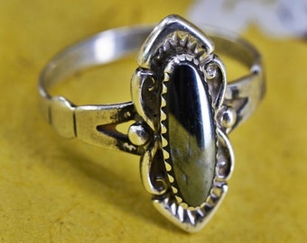 Size 8.5, vintage Southwestern WM company Sterling 925 silver handmade ring with hematite, stamped sterling WM