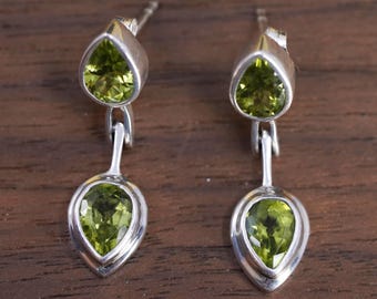 Vintage southwestern Sterling 925 silver teardrop peridot studs earrings, stamped 925