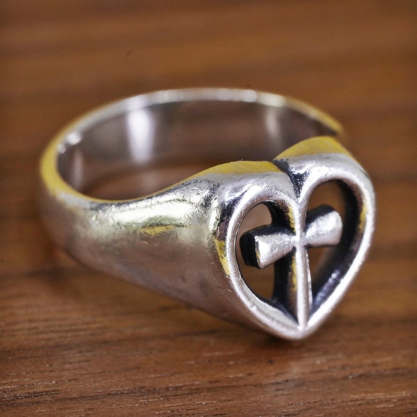 Size 8, vintage James Avery Sterling silver ring, 925 band with cross heart, stamped 925 JA